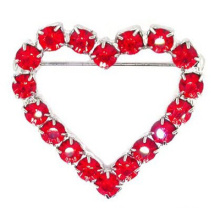 Vente en gros vente chaude rouge mode coeur mariée lettre broche en cristal femmes